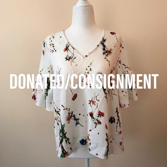 Catherine Malandrino Tops - Catherine Malandrino Floral Bell Sleeves Blouse